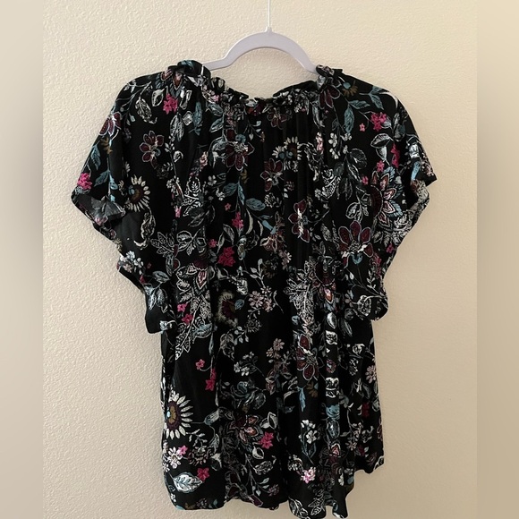 Frye And Co Black Floral Short Sleeve Blouse 1X - Picture 6 of 7